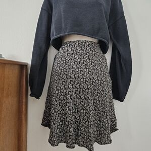 vtg floral grunge y2k 90s goth whimsigoth indie urban boho mini skirt